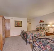 VS645H Village Square 1Br 1Ba Hotel Room hotel detail image 3