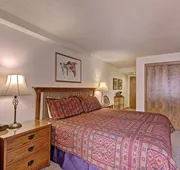 VS641H Village Square 1Br 1Ba Hotel Room hotel detail image 3