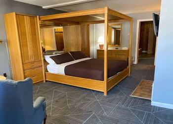 Travelodge by Wyndham Lincoln Near White Mountain hotel thumbnail 5
