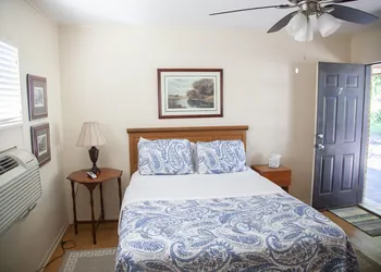 Shiner Country Inn hotel thumbnail 7