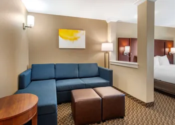 Comfort Suites Broomfield-Boulder/Interlocken hotel thumbnail 5