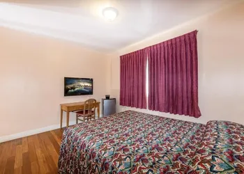 Ocean Beach Suites hotel thumbnail 6