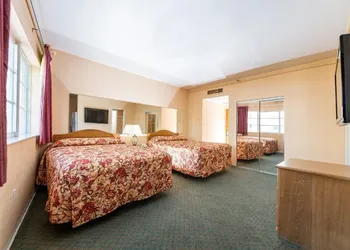 Ocean Beach Suites hotel thumbnail 7