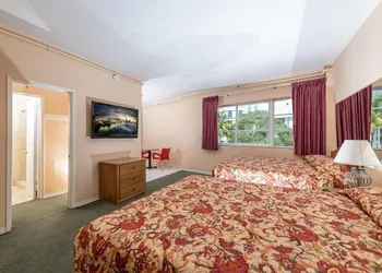 Ocean Beach Suites hotel thumbnail 8