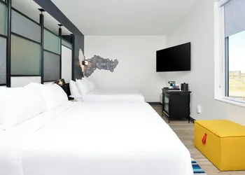 Aloft North Kansas City hotel thumbnail 4