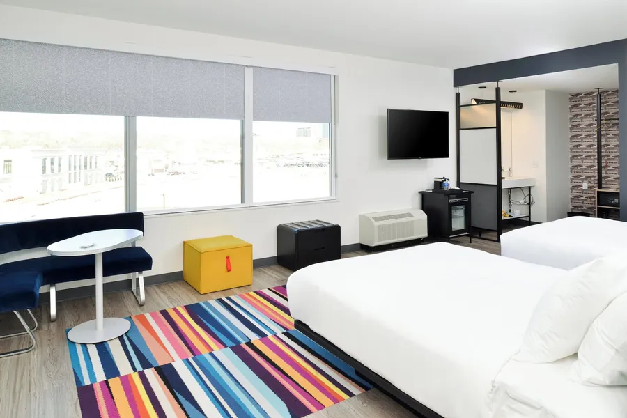 Aloft North Kansas City hotel detail image 6