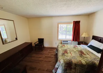 Countryside Inn hotel thumbnail 6