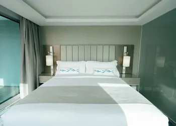 H2O Hermosa Beach Hotel hotel thumbnail 7