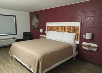 American Inn hotel thumbnail 6