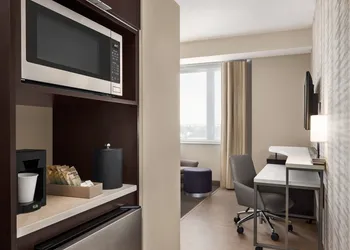 Residence Inn by Marriott New York JFK Airport hotel thumbnail 8