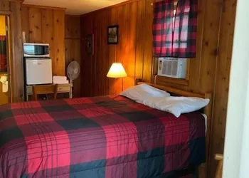 firehouse inn hotel thumbnail 3