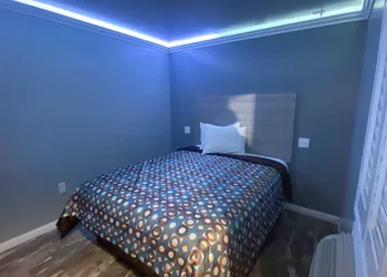 La Perla Motel hotel thumbnail 3
