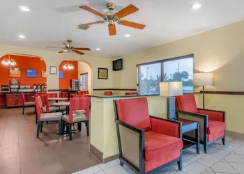 Comfort Inn Kissimmee-Lake Buena Vista South hotel thumbnail 2