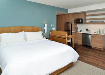 Element North Kansas City hotel thumbnail 5