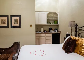 Decatur CourtHouse Suites hotel thumbnail 7