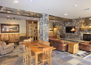 BBCS Black Bear Lodge Deluxe 2Bed 2Bath hotel thumbnail 3