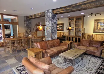 BBCS Black Bear Lodge Deluxe 2Bed 2Bath hotel thumbnail 4