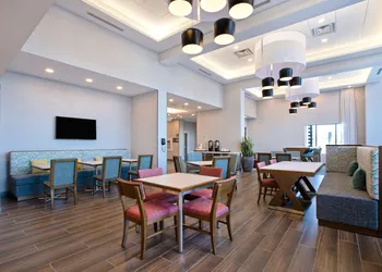 Hampton Inn & Suites Ottawa West hotel thumbnail 3