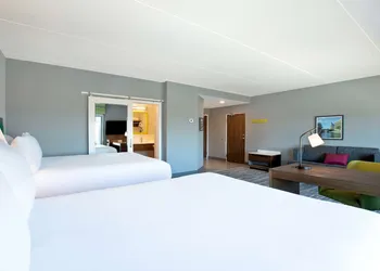 Hampton Inn & Suites Ottawa West hotel thumbnail 7