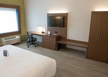 Holiday Inn Express & Suites Dayton North - Vandalia by IHG hotel thumbnail 4