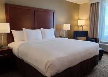 Comfort Inn & Suites Harrisonburg hotel thumbnail 5