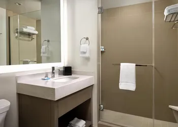 Hyatt House LA - University Medical Center hotel thumbnail 8