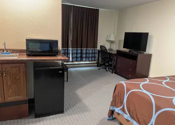 AmeriVu Inn & Suites hotel thumbnail 4