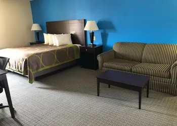 AmeriVu Inn & Suites hotel thumbnail 6