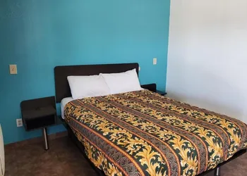 High Desert Inn hotel thumbnail 2