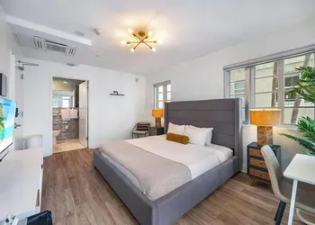 Luxuri Suites hotel thumbnail 7