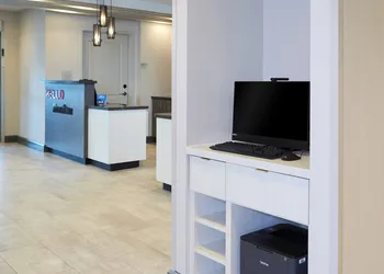 TownePlace Suites by Marriott Hamilton hotel thumbnail 2
