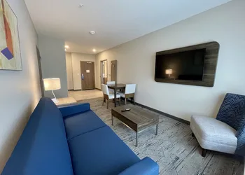 Holiday Inn Express & Suites Ft. Smith Airport by IHG hotel thumbnail 2
