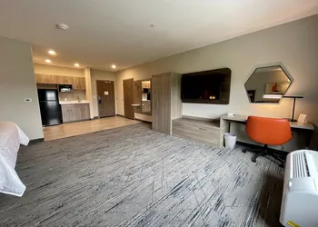 Holiday Inn Express & Suites Ft. Smith Airport by IHG hotel thumbnail 4