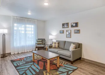 WoodSpring Suites Novi Farmington hotel thumbnail 2