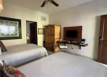 El Encanto Inn hotel thumbnail 6