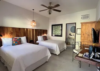 El Encanto Inn hotel thumbnail 7