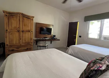 El Encanto Inn hotel thumbnail 8