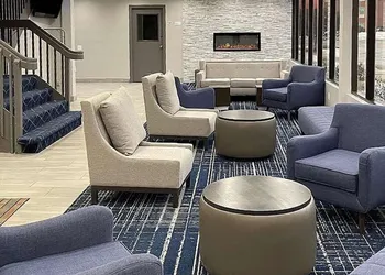 Quality Inn Roseville-Detroit North hotel thumbnail 2