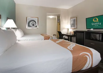 Quality Inn Roseville-Detroit North hotel thumbnail 5