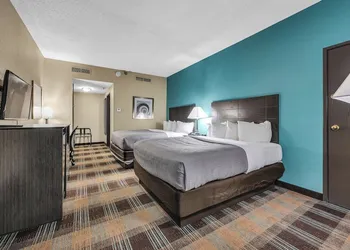 Quality Inn Roseville-Detroit North hotel thumbnail 7