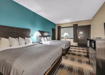 Quality Inn Roseville-Detroit North hotel thumbnail 8