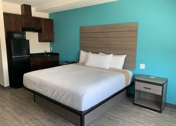 Red Lion Inn & Suites Katy hotel thumbnail 5