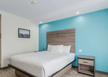 Red Lion Inn & Suites Katy hotel thumbnail 8