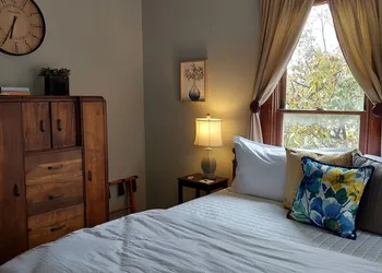Magpie Inn hotel thumbnail 5