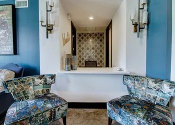 Bishop Arts Hotel by Qresorts. hotel thumbnail 2