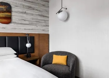 Marriott New York JFK Airport hotel thumbnail 6