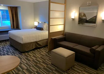 Microtel Inn & Suites by Wyndham Georgetown Lake hotel thumbnail 6
