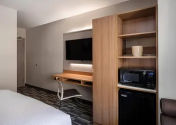 Microtel Inn & Suites by Wyndham Georgetown Lake hotel thumbnail 8
