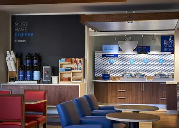 Holiday Inn Express & Suites Moody - Leeds by IHG hotel thumbnail 8