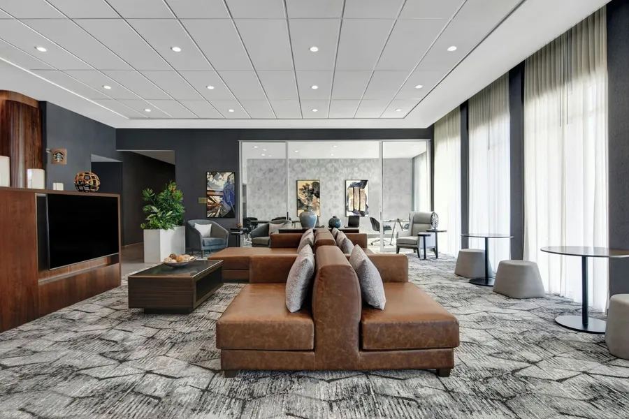Courtyard by Marriott Hamilton hotel detail image 2